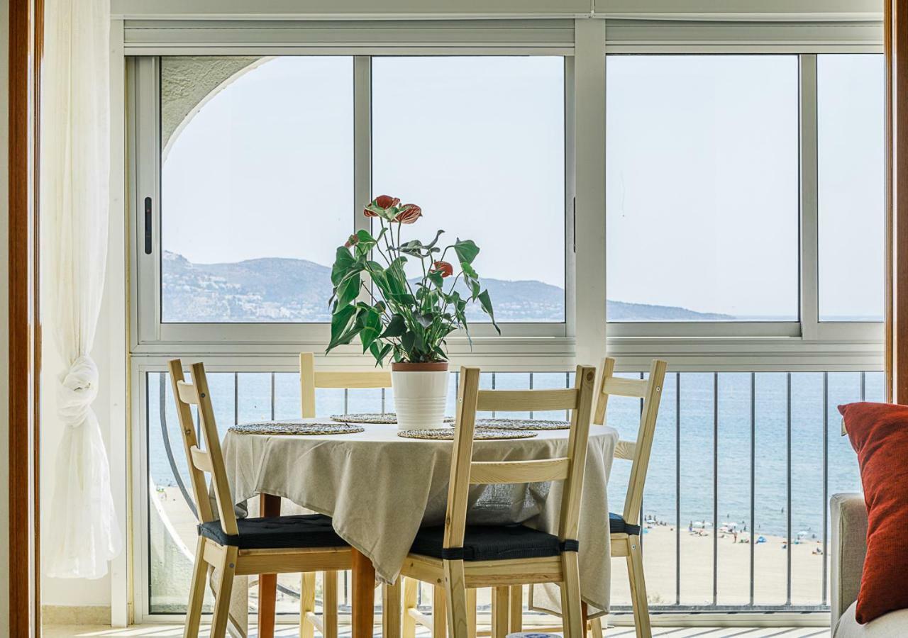 Karina D-Luxe Apartment Empuriabrava Luaran gambar